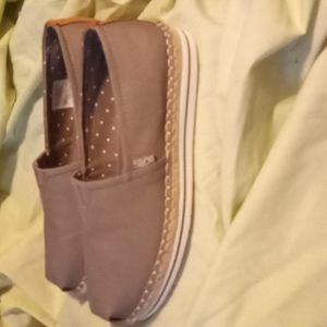 Im selling pair of bobs from skechers shoes , size 8 tan colored
